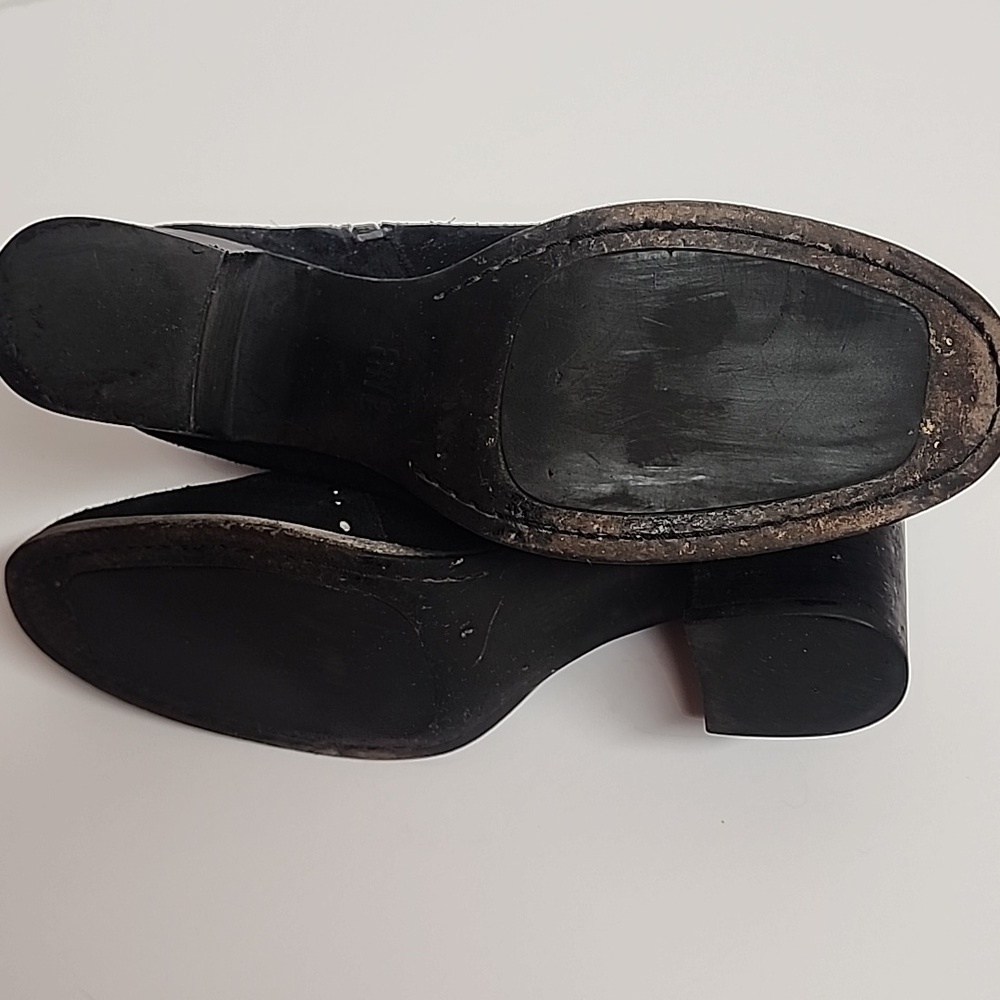 FRYE Nora black ankle boots with studded detail 2 3/4 chunky heel sz 8B Western - Picture 5 of 12
